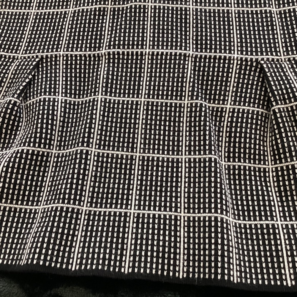 WHBM women’s, white/ black check, L, peplum, pullover, 1/4 zipper, sleeveless - Picture 6 of 7